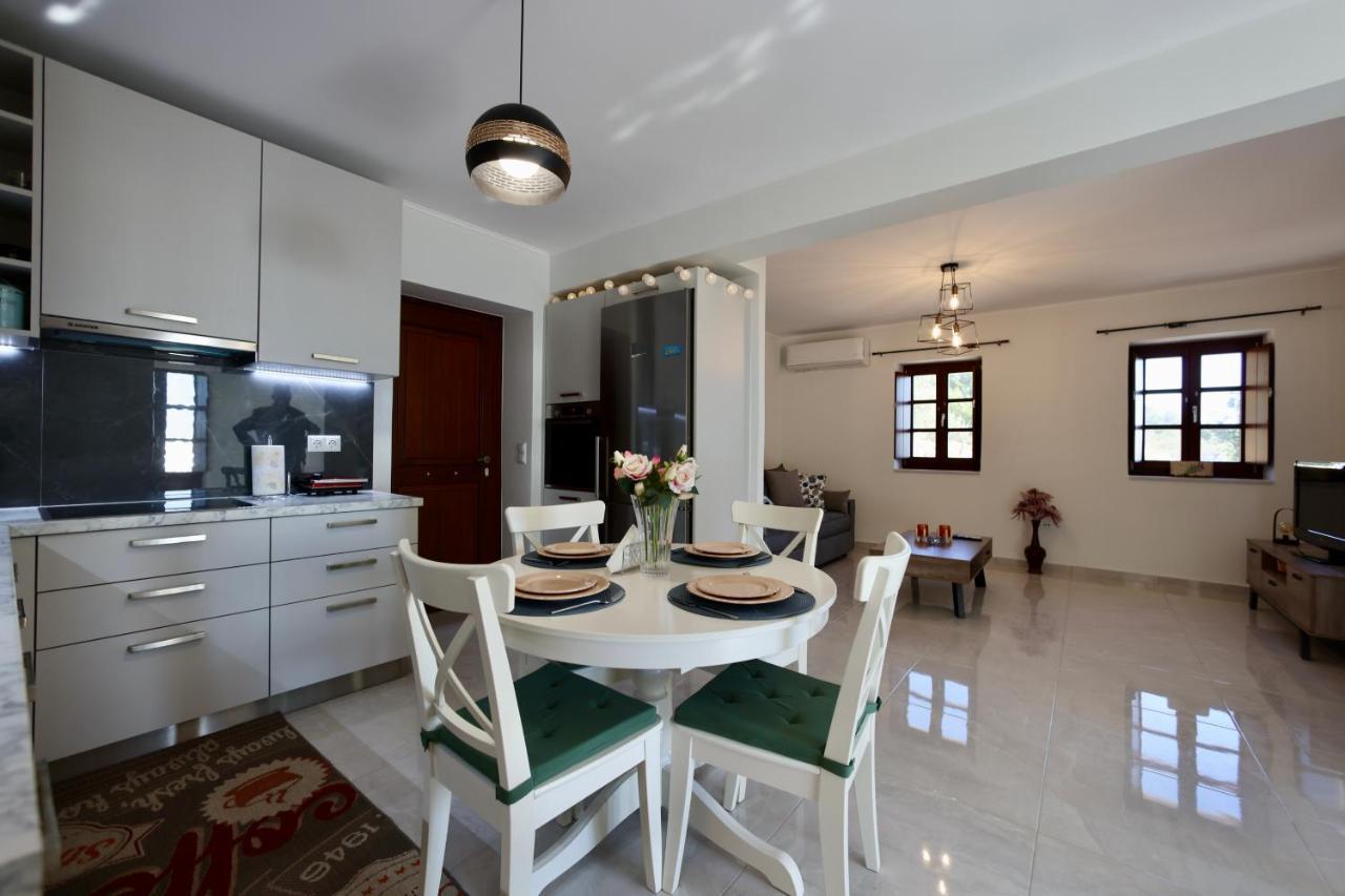 Sunset View Stone House, Areopoli Mani Villa ภายนอก รูปภาพ